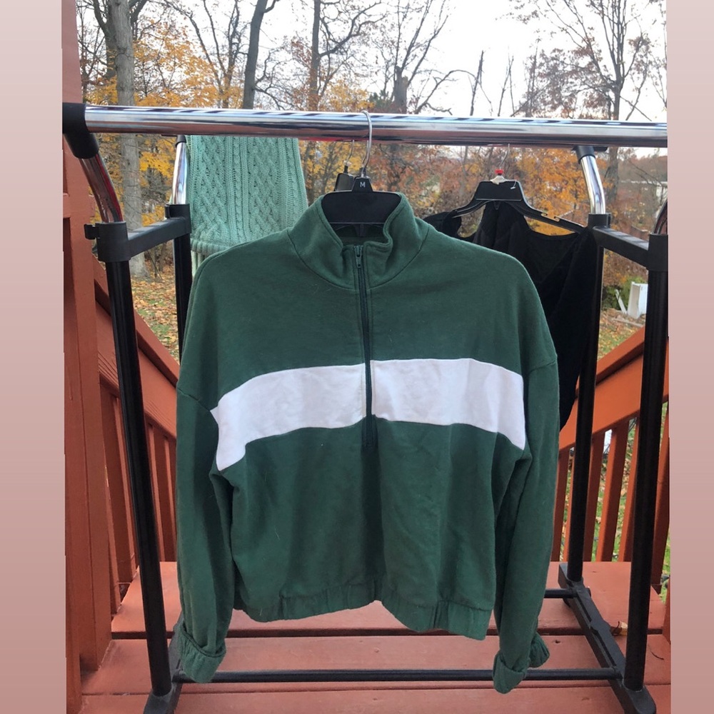Hollister sweater